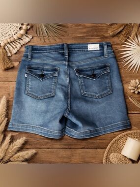 Judy Blue Denim Shorts Size Large Mid Wash Stretch Women’s Jean Shorts